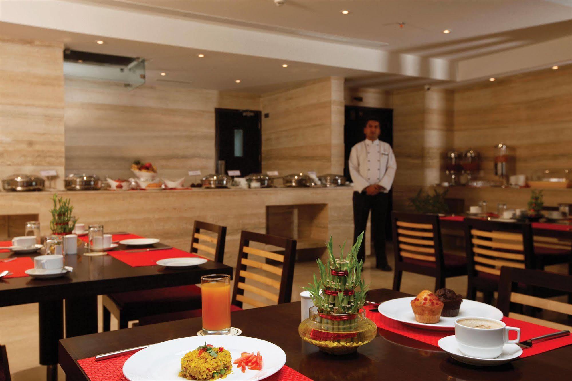 Hotel Vrisa Jaipur Bagian luar foto